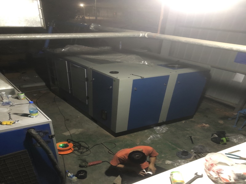點燈熬夜趕工中.........jpg